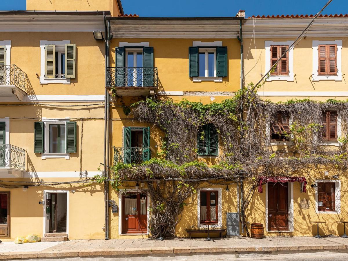 Appartamento La Dimora del Centro Storico La Maddalena  Esterno foto