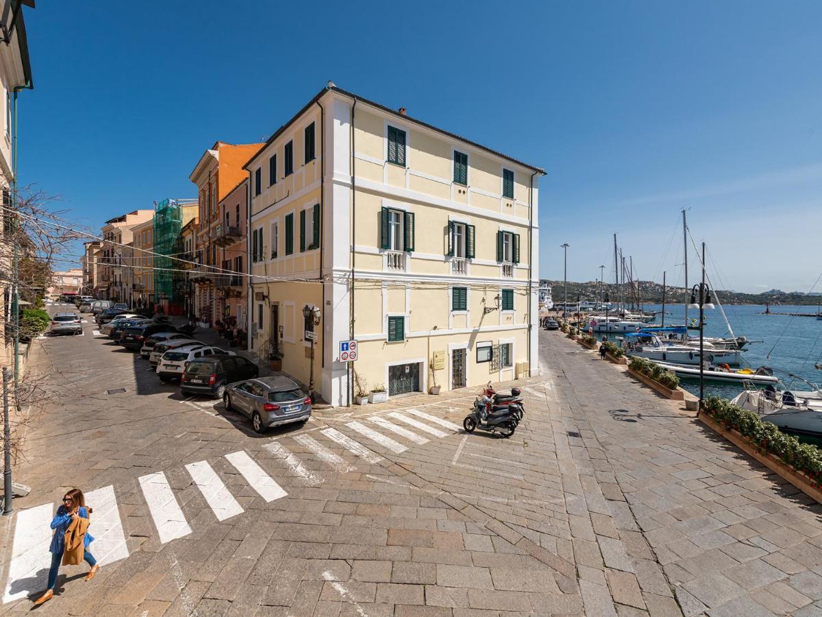 Appartamento La Dimora del Centro Storico La Maddalena  Esterno foto